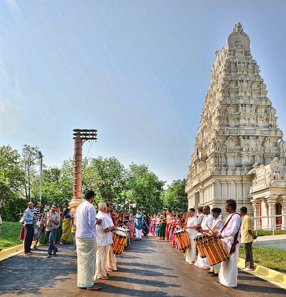 5-Chendai Vidwans at Rama Temple Entrance.jpg - Chendai Vidwans at Rama Temple Entrance